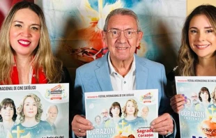 Gaby Ju00e1coba, Pepe Alonso y Karyme Lozano en Premier de Corazu00f3n Ardiente en Miami. Cru00e9dito: Cortesu00eda Festival Internacional de Cine Catu00f3lico. 