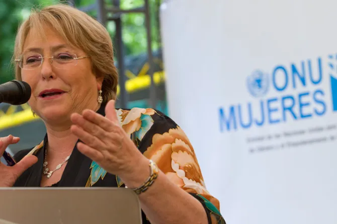 Tras despenalizar el aborto, Bachelet presenta proyecto de matrimonio gay en Chile