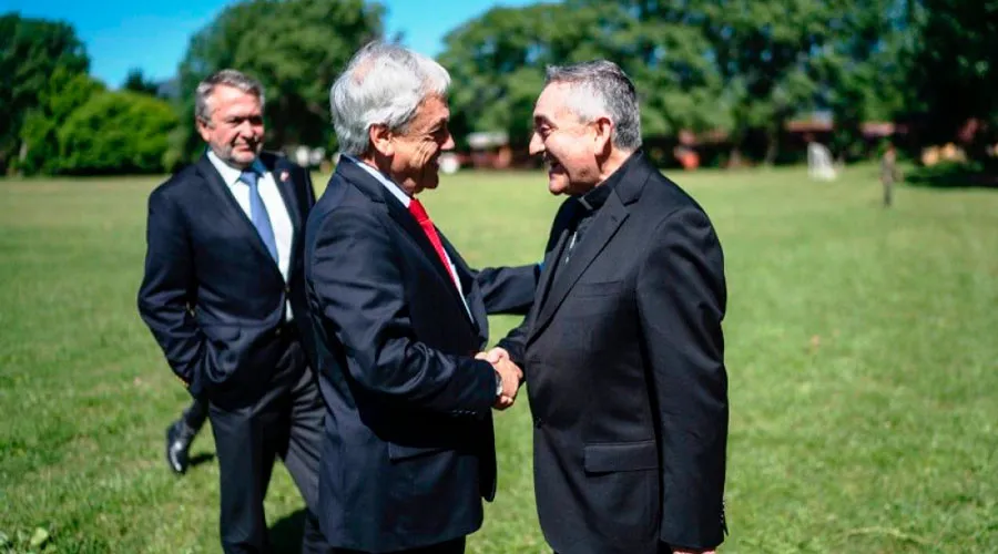 Presidente Sebastián Piñera con Mons. Héctor Vargas. Foto: Comunicaciones Obispado de Temuco