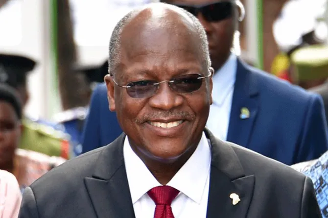 Presidente africano declaró tres días de oración nacional por pandemia de COVID-19
