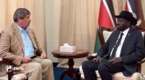 Presidente de Sudán del Sur, Salva Kiir, entrevistado por el director del Grupo ACI, Alejandro Bermúdez / Crédito: EWTN Noticias