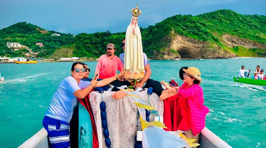 Imagen peregrina de la Virgen de Fátima recorre la Bahía de San Juan del Sur, en Nicaragua. Crédito: Parroquia San Juan Bautista, San Juan del Sur, DiocGranada