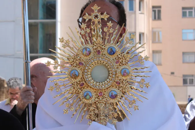 Mons. Aguer: Procesión de Corpus Christi debe volver a ser multitudinaria