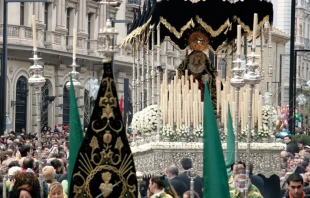 Foto referencial de procesiu00f3n de Semana Santa en Granada. Cru00e9dito: Erik Albers CC0 1.0 Universal (CC0 1.0) Dominio pu00fablico 
