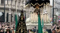 Foto referencial de procesión de Semana Santa en Granada. Crédito: Erik Albers CC0 1.0 Universal (CC0 1.0) Dominio público