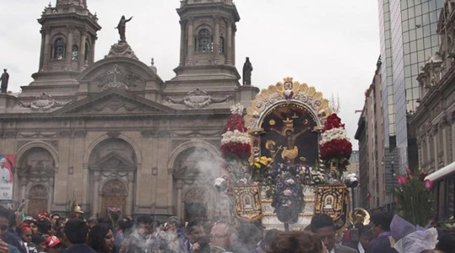 Procesión del Señor de los Milagros en Santiago (Chile) / Foto: Arquidiócesis de Santiago?w=200&h=150