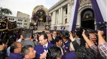 Procesión del Señor de los Milagros / Flickr del Congreso de la República del Perú (CC-BY-2.0) 