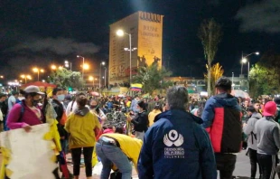 Una protesta en Bogotu00e1 el 12 de mayo. Cru00e9dito: Defensoru00eda del Pueblo de Colombia 
