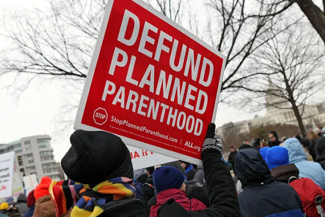 Juego de cifras: ¿Solo 3 por ciento de “servicios” de Planned Parenthood son abortos?