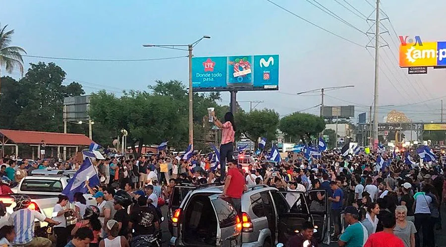 Protesta en Nicaragua en 2018. Foto: Voice of America, dominio público?w=200&h=150