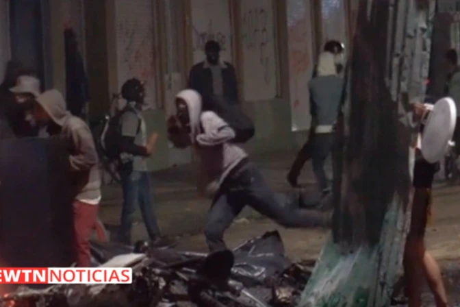 Arzobispo de Bogotá anuncia vigilia por la vida y la paz tras violentas protestas