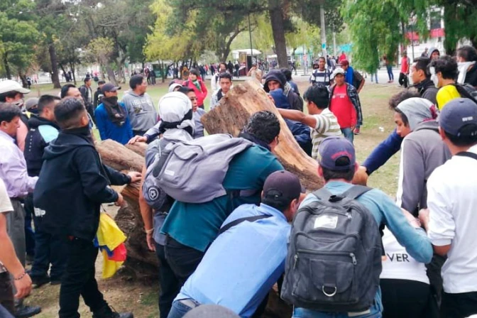 Obispos de Ecuador llaman al diálogo para superar crisis social