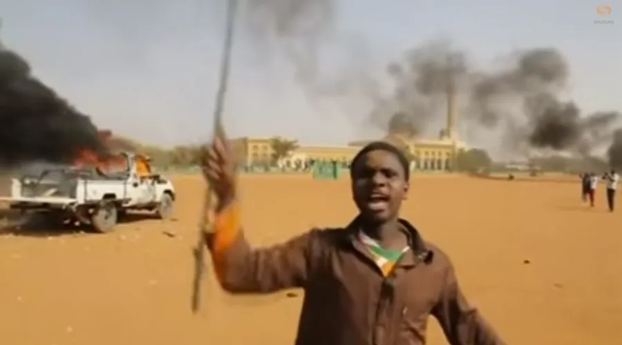 Protestas en Níger. Foto: Captura de YouTube / Reuters?w=200&h=150