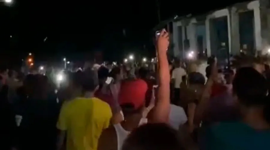 Protestas ciudadanas contra el régimen cubano en Nuevitas, Camagüey. Crédito: Captura de video / Twitter?w=200&h=150