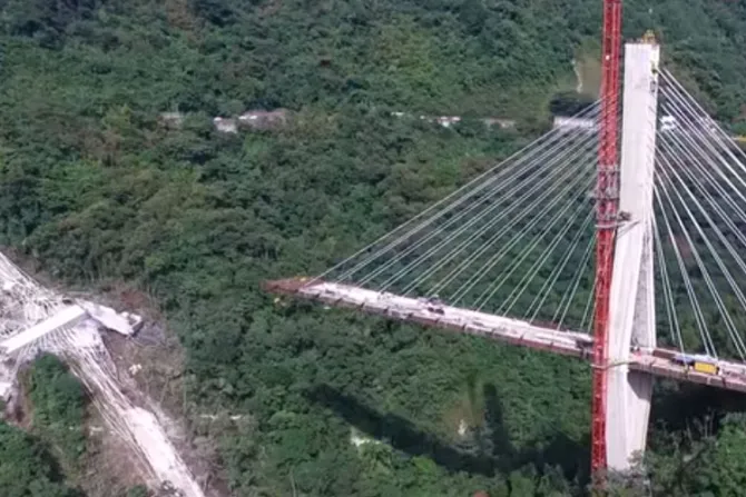 9 muertos tras caída de puente en Colombia: Obispos rezan por las familias