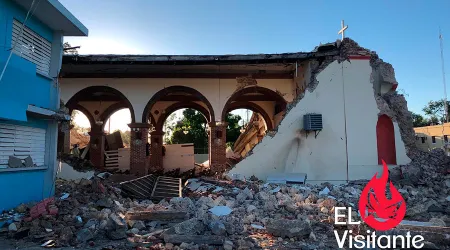 VIRAL: Recuperan sagrario intacto de iglesia destruida por terremoto en Puerto Rico 