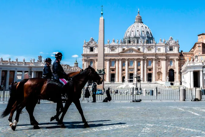 Obispo cooperará con el Vaticano en investigación por acusaciones de mal manejo de abusos