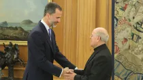 Rey Felipe VI saluda al Cardenal Ricardo Blázquez, presidente de la Conferencia Episcopal Española. Foto: CEE