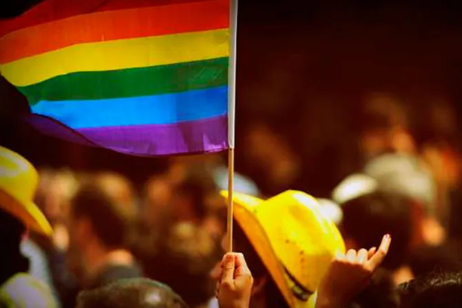 Obispos australianos piden que posible ley de matrimonio gay no limite libertad religiosa