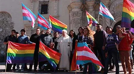 Obispo Raúl Vera: Se nace homosexual