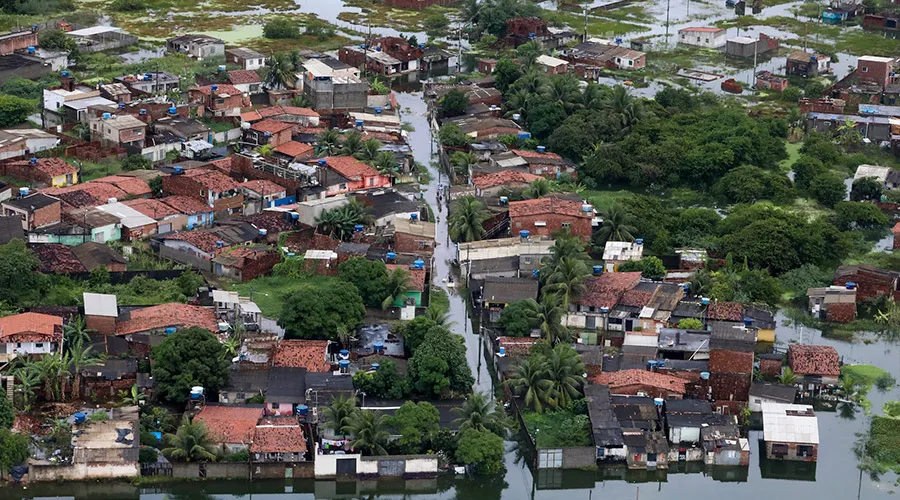 Sobrevuelo de zonas afectadas por la lluvia en Recife, Brasil, el 30 de mayo de 2022 | Crédito: Flickr de Palácio do Planalto (CC BY 2.0)