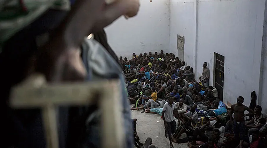 Sacerdote denuncia que refugiados y migrantes son víctimas de cacerías en Libia