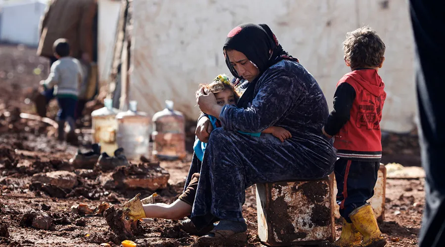 Una refugiada de Siria con sus hijos. Foto: Cáritas Internationalis?w=200&h=150