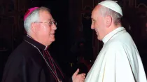Mons. Juan Antonio Reig Pla con el Papa Francisco. Crédito: Diócesis de Alcalá de Henares