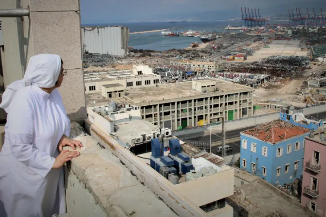 Religiosas trabajan para reconstruir su hospital destruido por explosión en Beirut