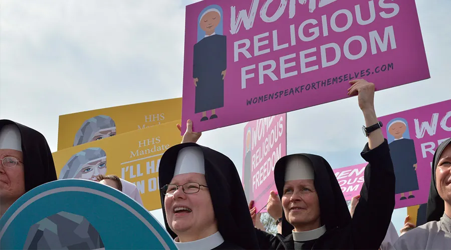 Religiosas muestran su apoyo a las Hermanitas de los Pobres fuera de la Corte Suprema de EE.UU. (2016) | Crédito: Addie Mena - ACI Prensa