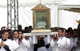 Reliquia de Mons. Oscar Romero durante ceremonia de beatificación / Foto: Flickr de Presidencia El Salvador 