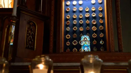 La extraña historia de 5.000 reliquias que se encuentran al interior de una capilla
