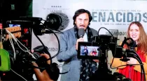 José María Zavala y Gaby Jácoba en estreno de Renacidos en España. Crédito: Cortesía Festival Internacional de Cine Católico.
