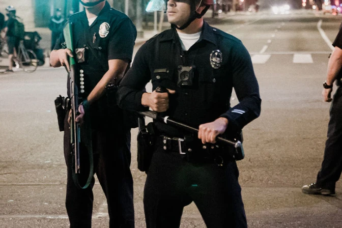 Providas denuncian penalmente a la policía por represión en vigilia pacífica en Argentina