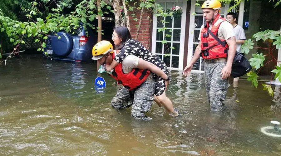 Rescate de damnificados por el huracán Harvey / Foto: Facebook National Guard?w=200&h=150