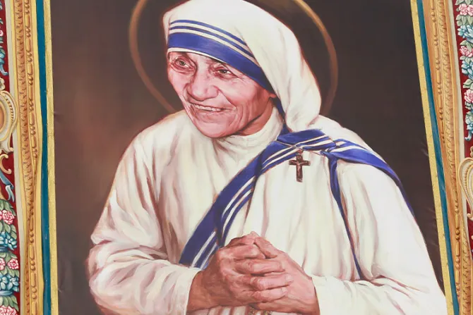 Caridad es revolución que cambia el mundo, dice Cardenal sobre Madre Teresa