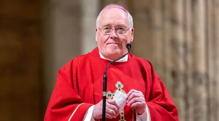 Tras un año de escándalo renunció obispo acusado de encubrir abusos