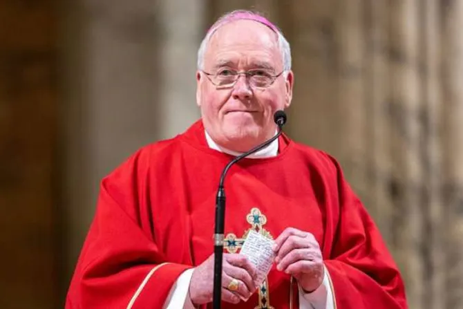 Tras un año de escándalo renunció obispo acusado de encubrir abusos
