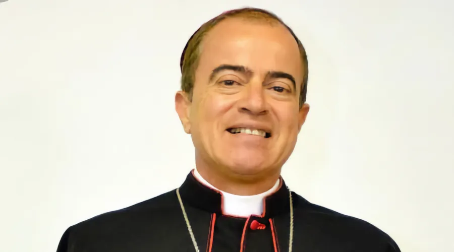 ¿Por qué un Arzobispo en Puerto Rico no ha renunciado a 10 años del pedido del Vaticano?