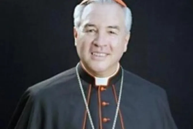 Cardenal Robles Ortega entre presidentes del Sínodo de los obispos