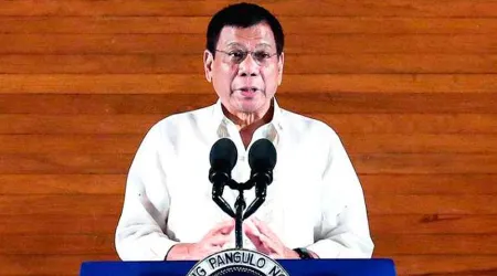 Duterte llama “idiotas” a obispos y pide a católicos no ir a las iglesias