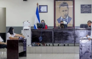 Mons. Rolando u00c1lvarez (a la izquierda), durante su audiencia de este 10 de enero. Cru00e9dito: Poder Judicial de Nicaragua. 