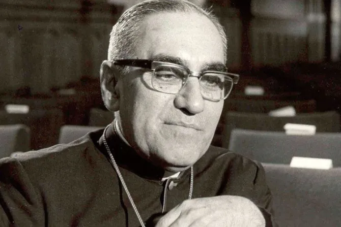 Lanzan inscripciones para asistir a canonización de Monseñor Romero en el Vaticano