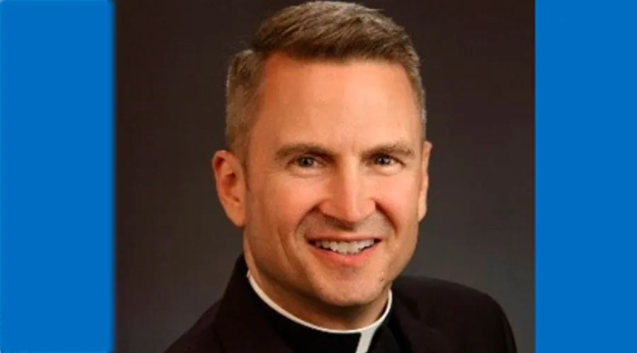 Mons. Ronald A. Hicks. Crédito: Facebook Catholic Conference of Illinois?w=200&h=150