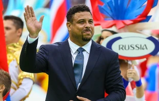 Ronaldo Nazu00e1rio, exfutbolista de Brasil. Cru00e9dito: u0414u043cu0438u0442u0440u0438u0439 u0421u0430u0434u043eu0432u043du0438u043au043eu0432 (CC BY-SA 3.0) 