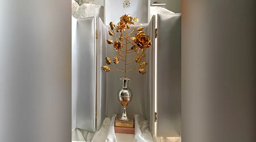 La rosa de oro del Papa Francisco para la Virgen de Fátima?w=200&h=150