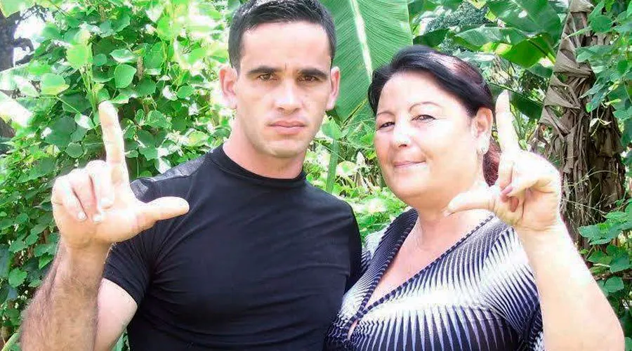 Yosvany Melchor y su madre Rosa María Rodríguez / Foto: Movimiento Cristiano Liberación ?w=200&h=150