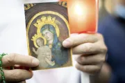 Multitud reza Rosario en Aeropuerto El Dorado para exigir que capilla católica reabra
