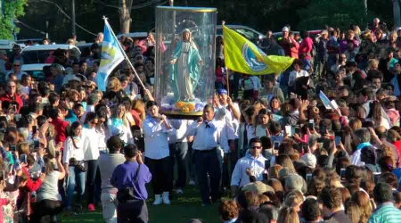 Rosario de Bendiciones para la Familia recorre calles de Montevideo 
