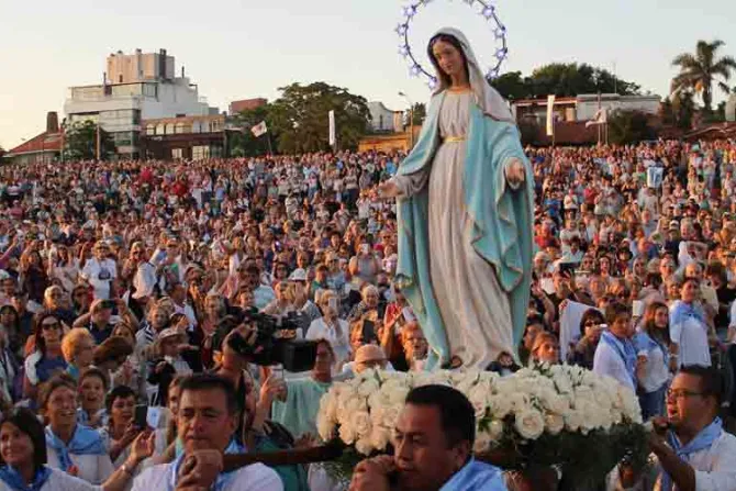 La Iglesia en Uruguay transita entre la Virgen María y la Eucaristía, asegura Cardenal